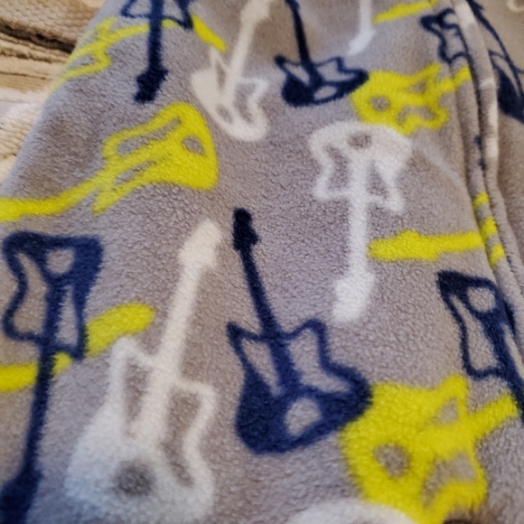 Emma & Jack guitar sleeper - Picture 2 of 6